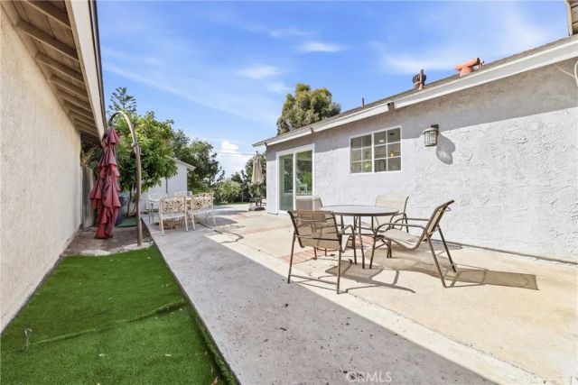 1585 Camelot, Corona, CA 92882