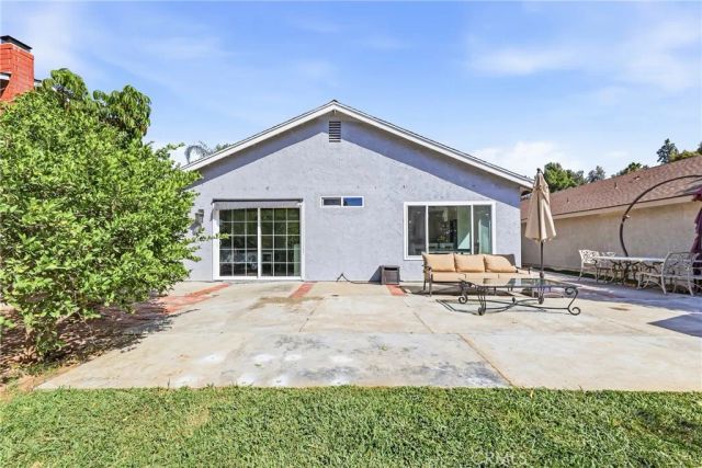 1585 Camelot, Corona, CA 92882