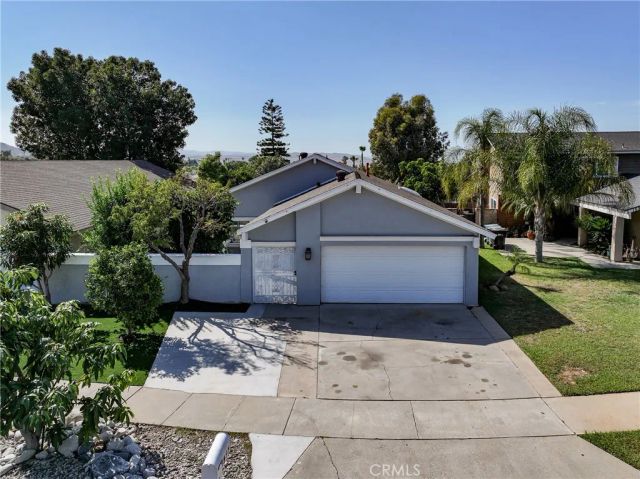 1585 Camelot, Corona, CA 92882