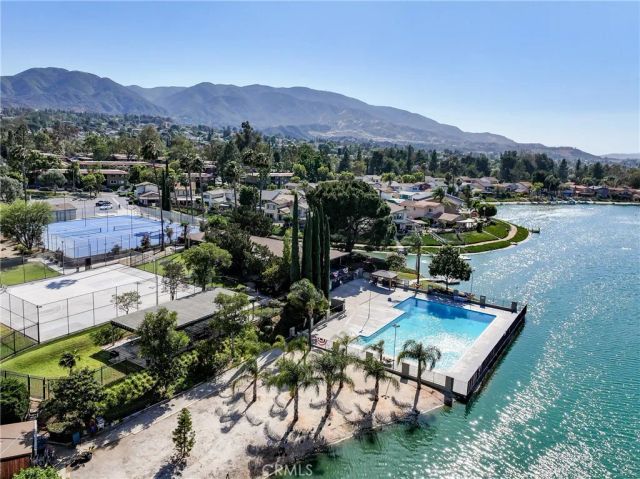 1585 Camelot, Corona, CA 92882