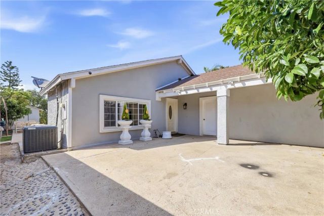 1585 Camelot, Corona, CA 92882