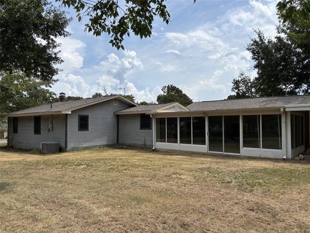 2535 Red Bud Trail, Quinlan, TX 75474