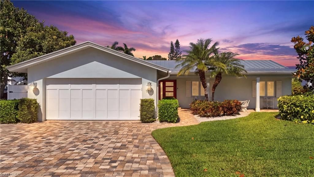 1590 Sandpiper ST, NAPLES, FL 34102 — exterior