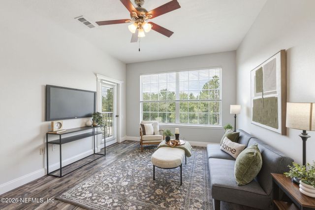 7990 BAYMEADOWS Road 812, Jacksonville, FL 32256
