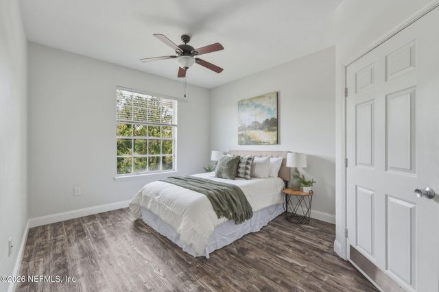 7990 BAYMEADOWS Road 812, Jacksonville, FL 32256