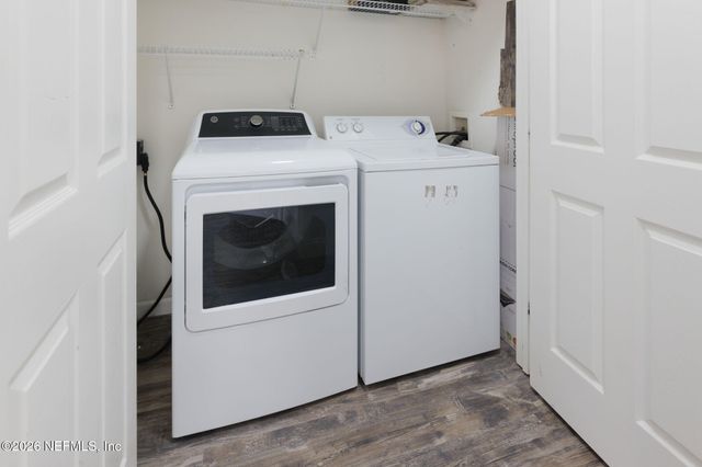 7990 BAYMEADOWS Road 812, Jacksonville, FL 32256