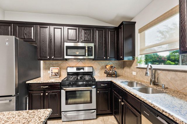 132 Moulins LN, Georgetown, TX 78626