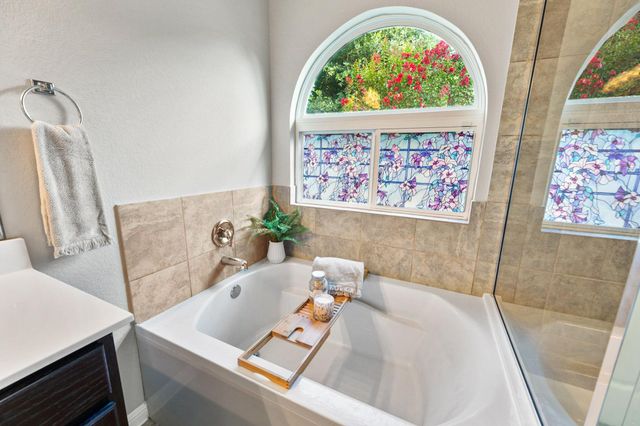 132 Moulins LN, Georgetown, TX 78626