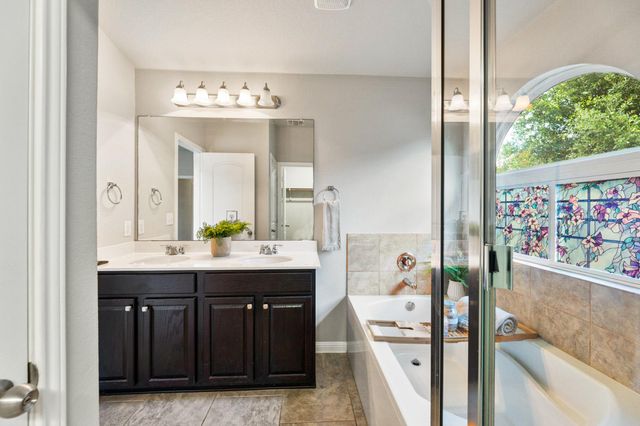 132 Moulins LN, Georgetown, TX 78626