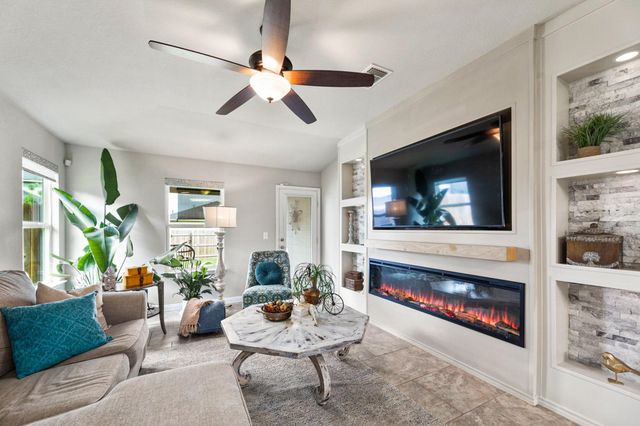 132 Moulins LN, Georgetown, TX 78626
