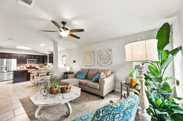 132 Moulins LN, Georgetown, TX 78626