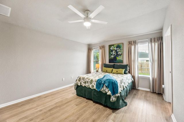 132 Moulins LN, Georgetown, TX 78626