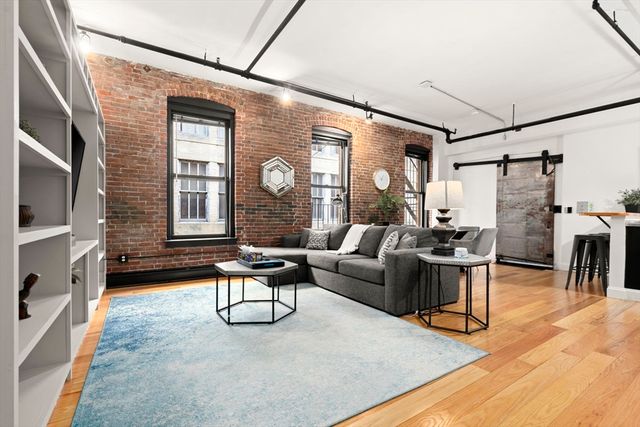 19 Stanhope 2C, Boston, MA 02116