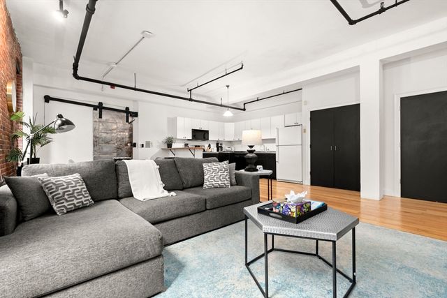 19 Stanhope 2C, Boston, MA 02116