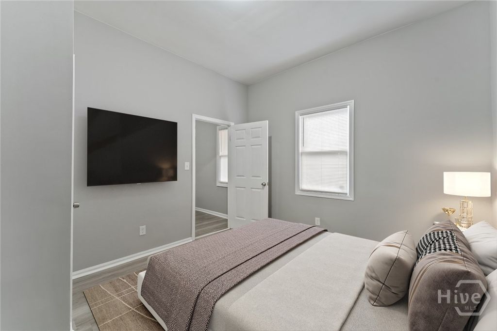 Image 5 of property listing at 810-816 W 38th/ 2120- 2122 Bulloch Street, Savannah, GA 31415