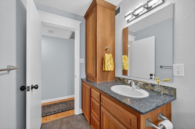 6016 Homesweet Way, Carmichael, CA 95608