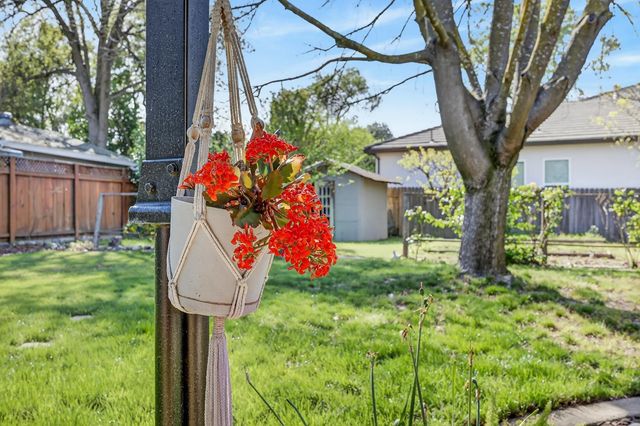 6016 Homesweet Way, Carmichael, CA 95608