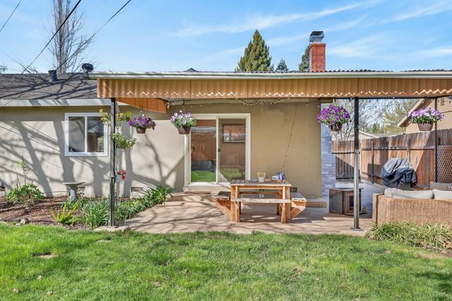 6016 Homesweet Way, Carmichael, CA 95608