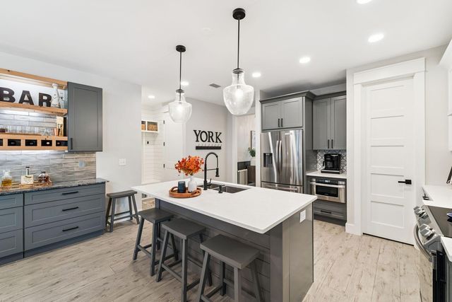 934 Bay Grove Road, Freeport, FL 32439