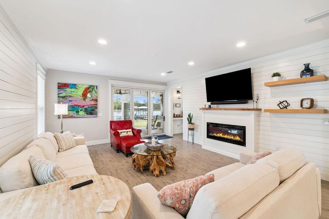 934 Bay Grove Road, Freeport, FL 32439