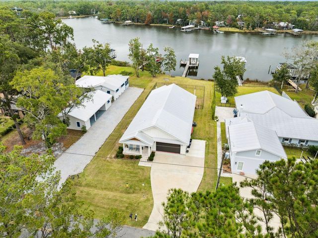 934 Bay Grove Road, Freeport, FL 32439