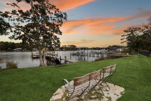 934 Bay Grove Road, Freeport, FL 32439