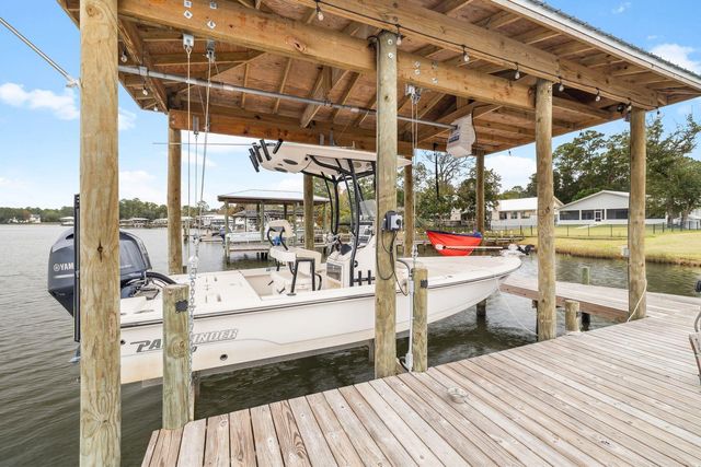 934 Bay Grove Road, Freeport, FL 32439