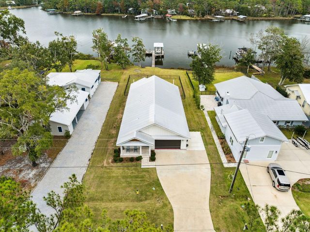 934 Bay Grove Road, Freeport, FL 32439