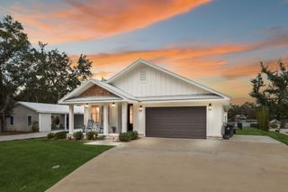 934 Bay Grove Road, Freeport, FL 32439