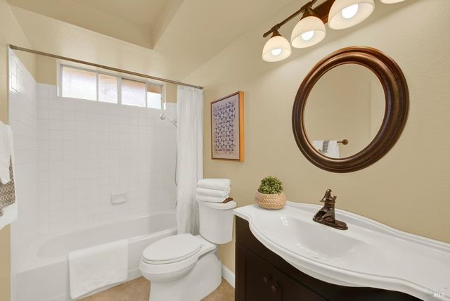 3202 Del Monte Ct, Fairfield, CA 94534