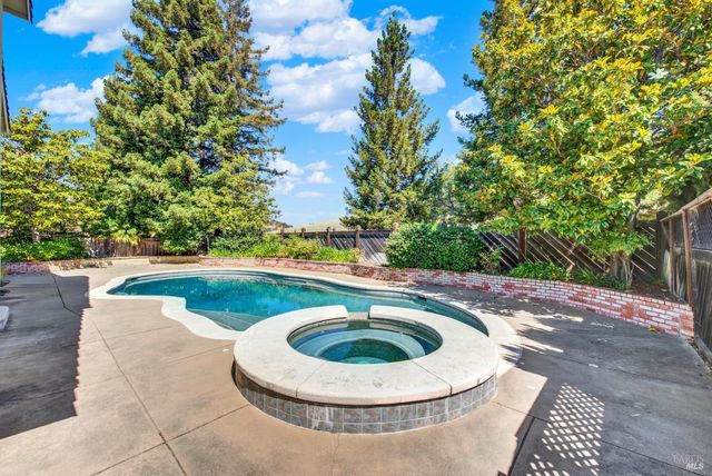 3202 Del Monte Ct, Fairfield, CA 94534