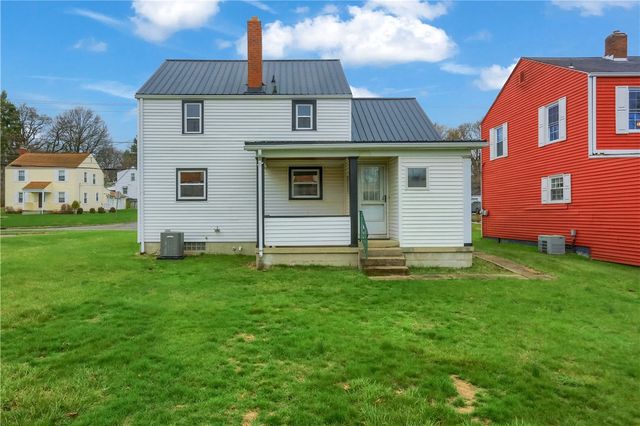 740 Pershing St, Ellwood City, PA 16117