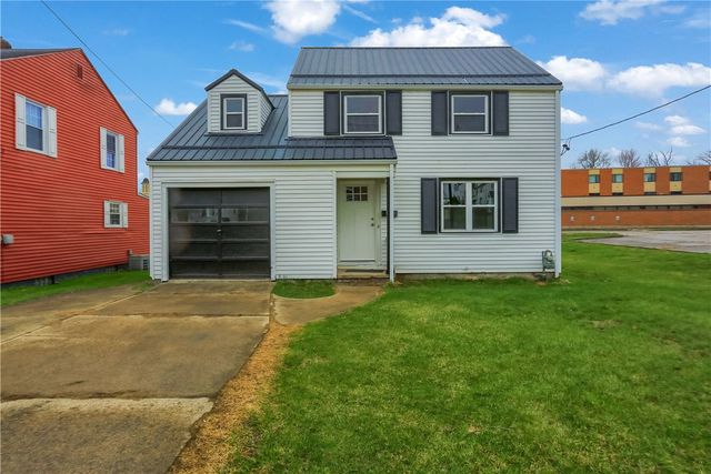 740 Pershing St, Ellwood City, PA 16117