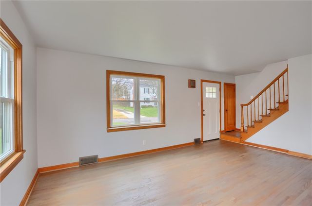 740 Pershing St, Ellwood City, PA 16117