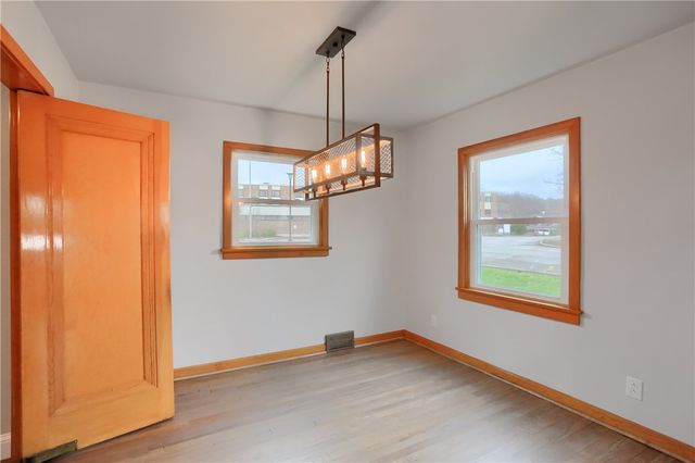 740 Pershing St, Ellwood City, PA 16117