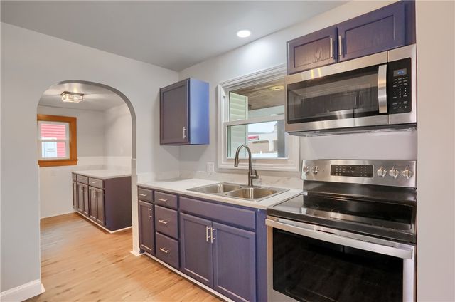 740 Pershing St, Ellwood City, PA 16117