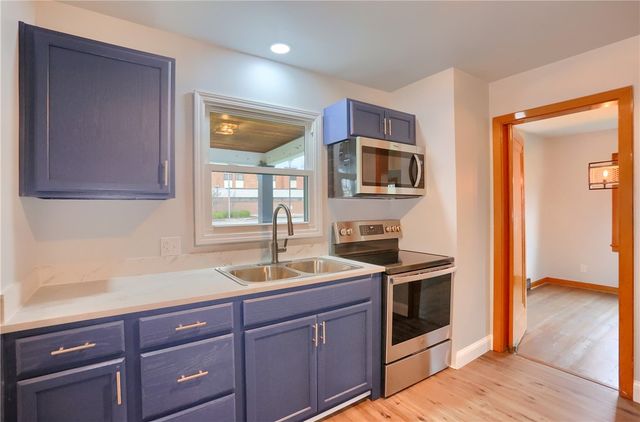 740 Pershing St, Ellwood City, PA 16117