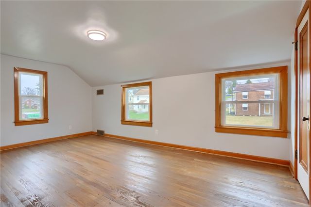 740 Pershing St, Ellwood City, PA 16117