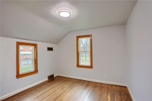 740 Pershing St, Ellwood City, PA 16117