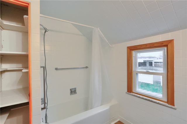 740 Pershing St, Ellwood City, PA 16117