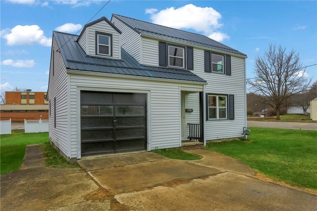 740 Pershing St, Ellwood City, PA 16117
