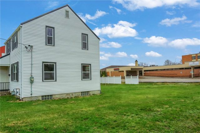 740 Pershing St, Ellwood City, PA 16117