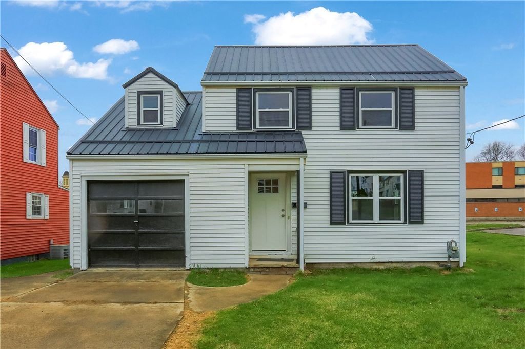 740 Pershing St, Ellwood City, PA 16117