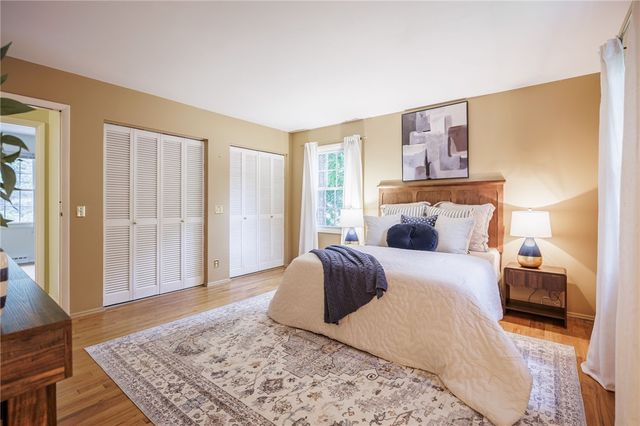 10 Glendower Circle, Pittsford, NY 14534