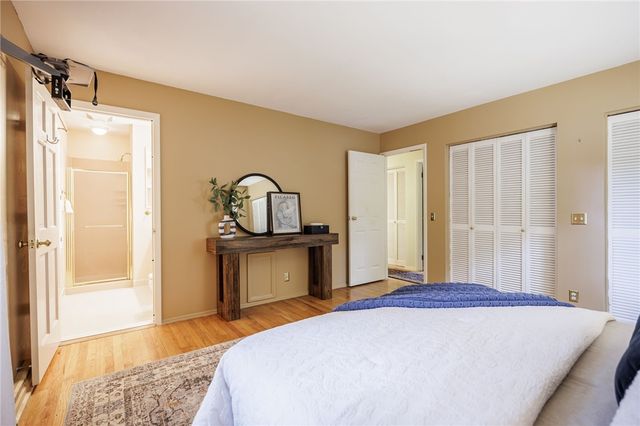 10 Glendower Circle, Pittsford, NY 14534