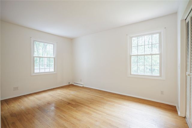 10 Glendower Circle, Pittsford, NY 14534