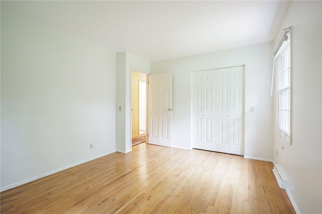 10 Glendower Circle, Pittsford, NY 14534