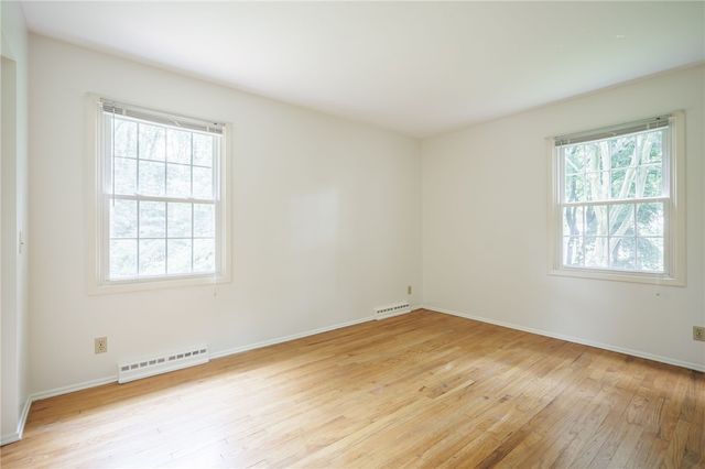 10 Glendower Circle, Pittsford, NY 14534