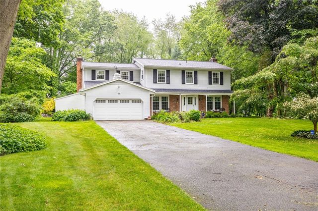 10 Glendower Circle, Pittsford, NY 14534