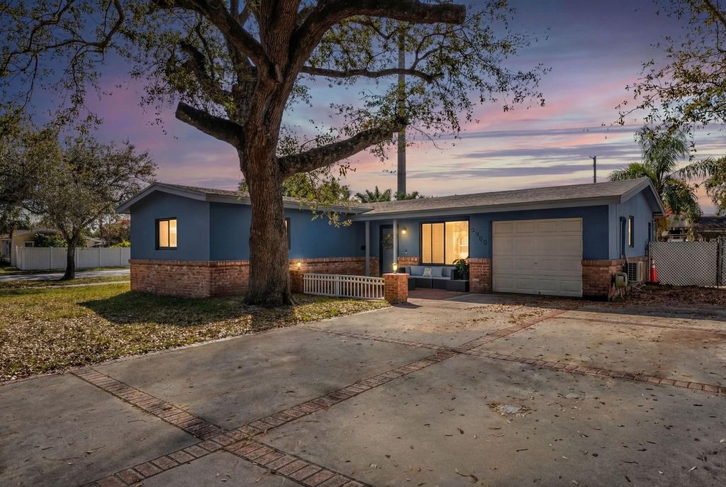 6400 Coolidge Street, Hollywood, FL 33024